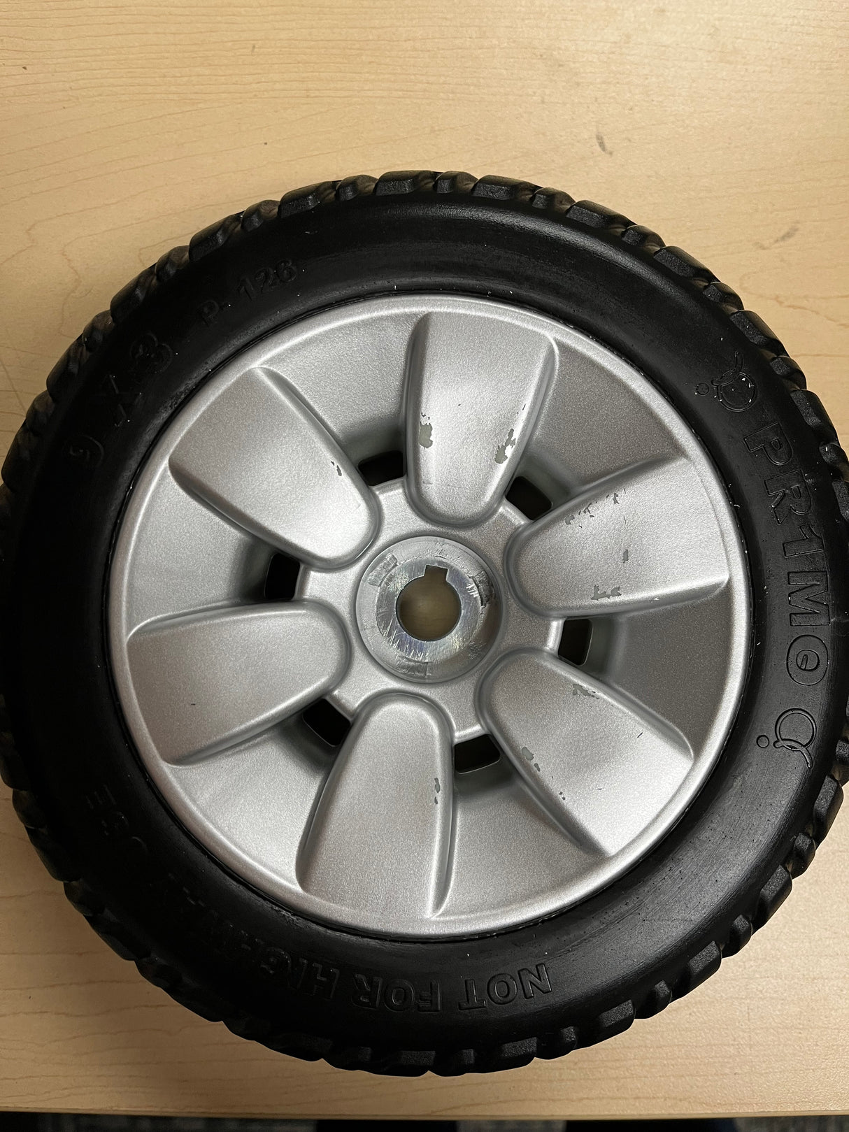 9"x3" (2.80/2.50-4) Flat-Free Drive Wheel Assembly with Silver Rim & Black Tire for Jazzy Select Elite & Pride TSS 300 (WHLASMB2017) (Blemished)