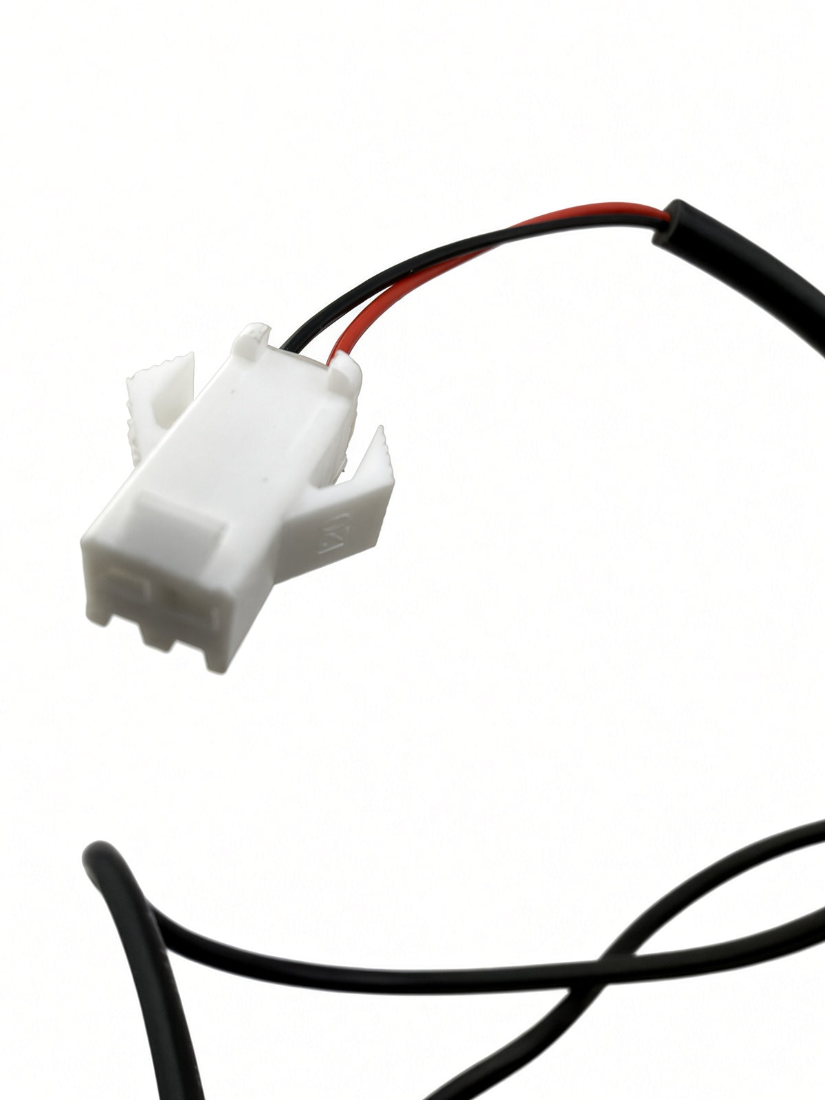 Close-up of the white wire connector on the Hiboy DK1 brake lever