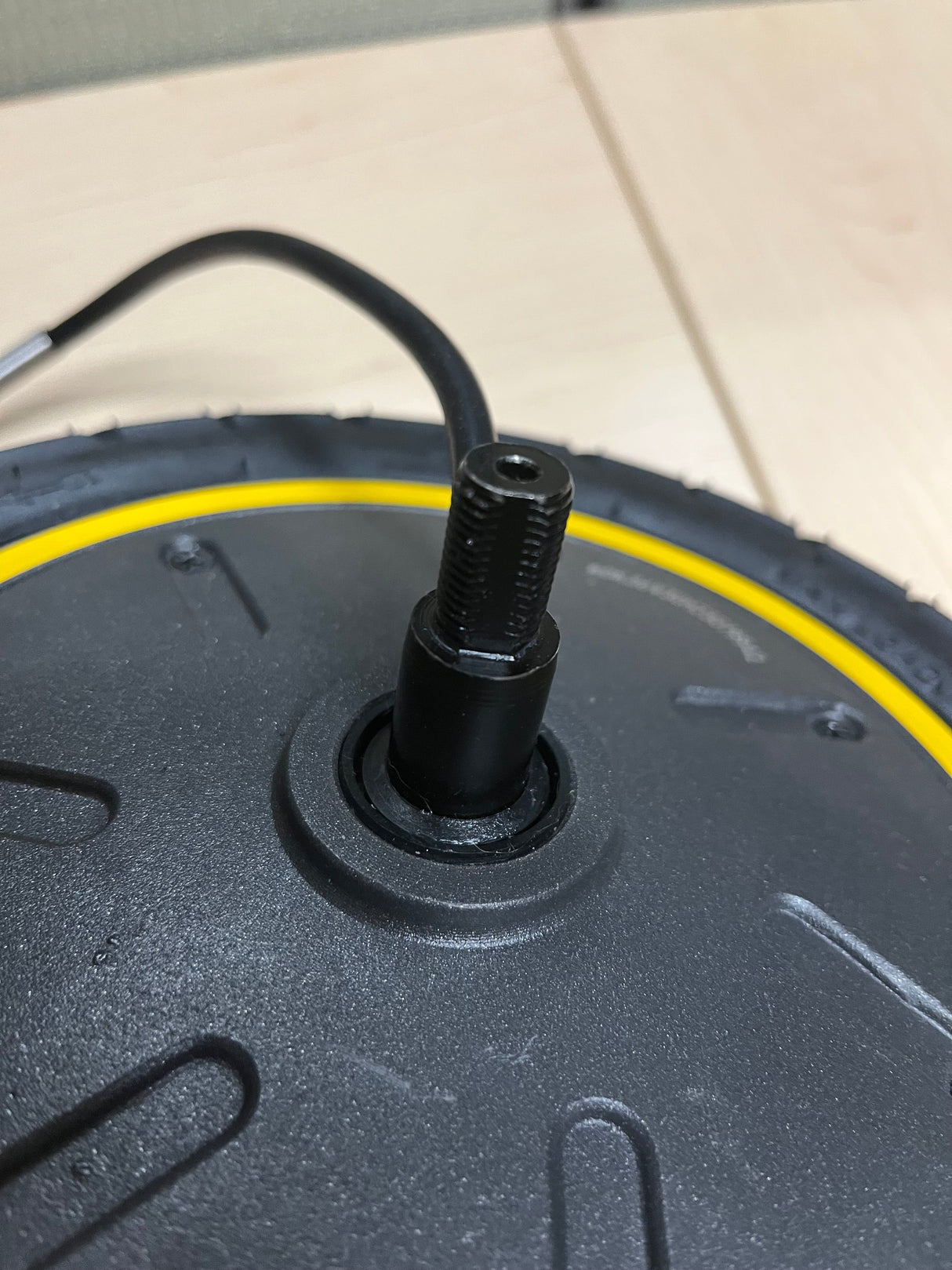 Hub Motor & Tubeless Pneumatic Rear Wheel Assembly for the Ninebot G30 Max Scooter (Missing Hardware)