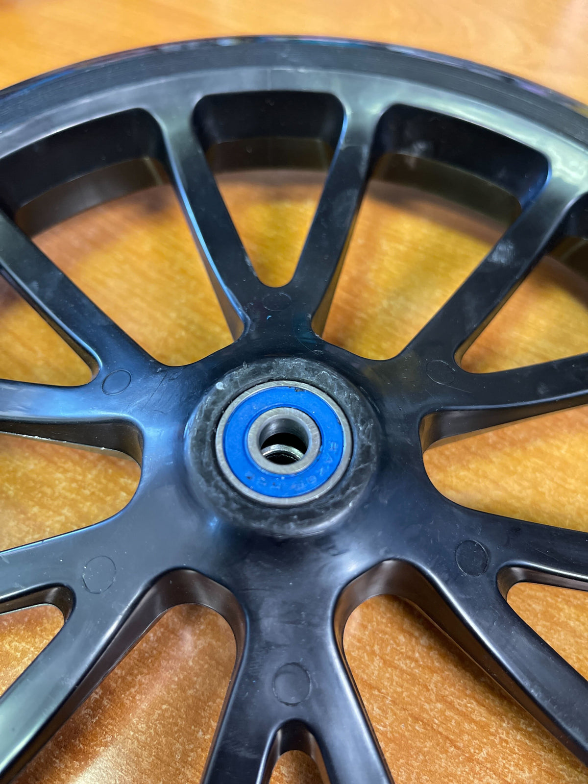 Monster Wheel Razor 10