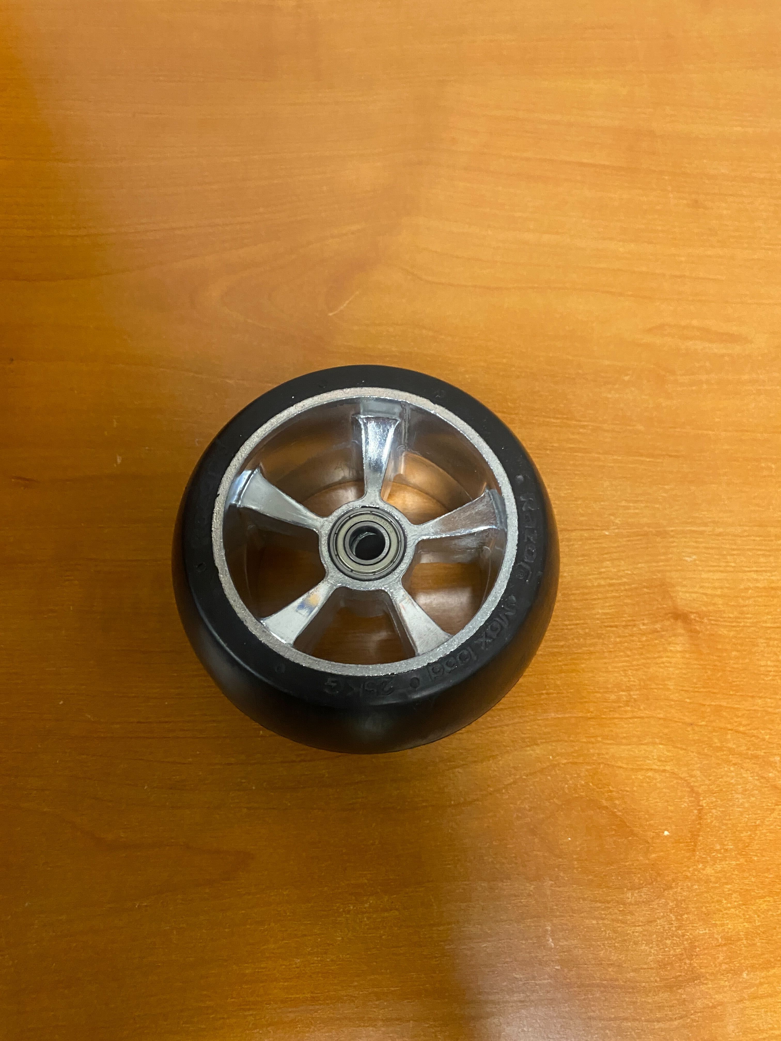 Non-Driven Solid Rear Wheel for Razor Ground Force Go Kart (Blemished)