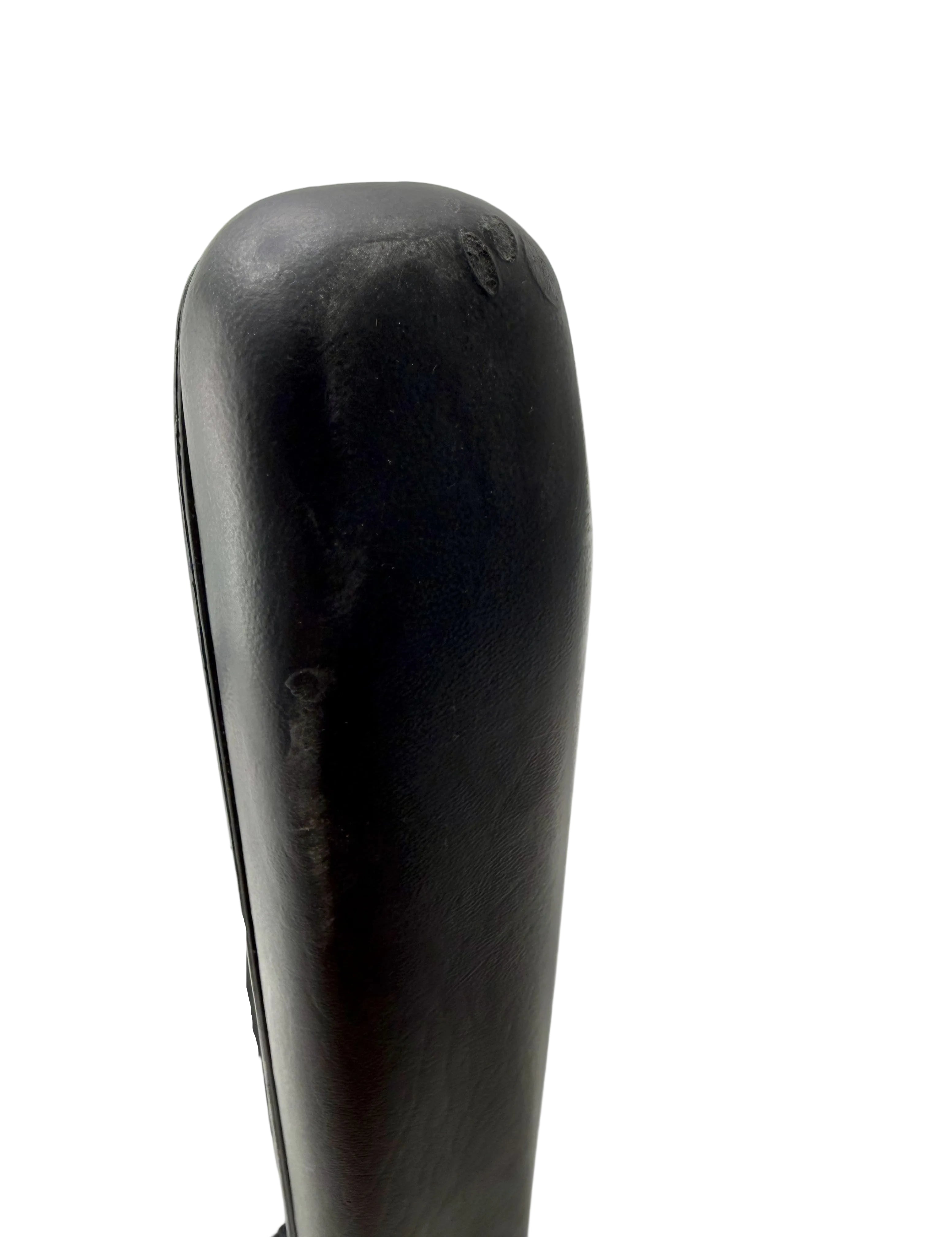 18" Black Vinyl Molded Seat Assembly for Pride Mobility Scooters (Blemished)