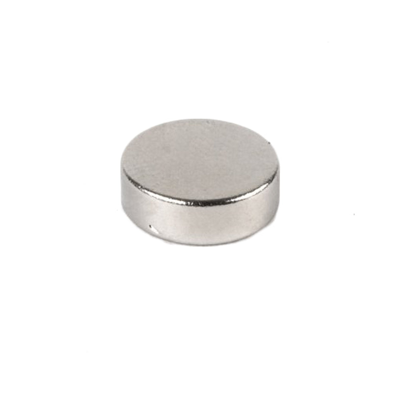 Round Sigma Cadence Pedal Magnet for bike computers, made of silver metal, shown on a white background. Ideal for modern road frames with limited clearance.